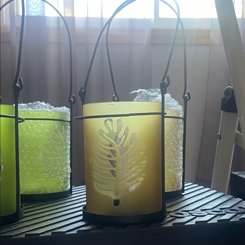 Lantern Set - Picture 2 of 7